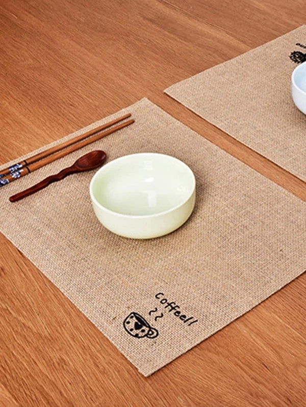 1pc Random Pattern Linen Placemat Fade-proof construction resists catching stains, facilitating easy cleaning